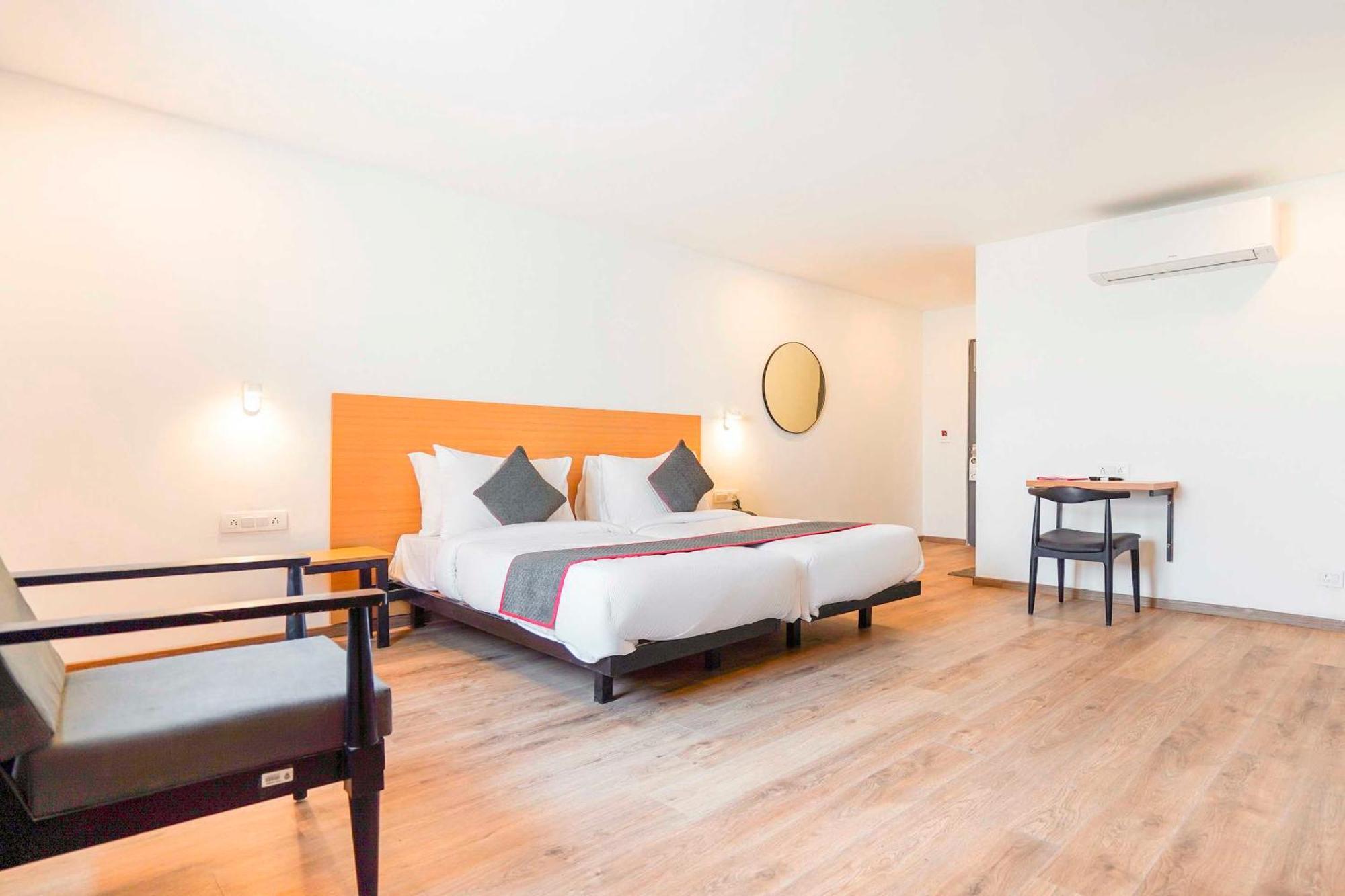 Townhouse O Hotel Aditya Residency Near Parthala Over Bridge Sector 121 Noida Indirapuram Exterior foto